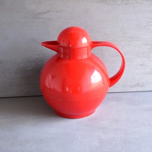 space age  tea pot, red  tea pot ,  vintage thermos bottle, thermos bottle from the 1970s,