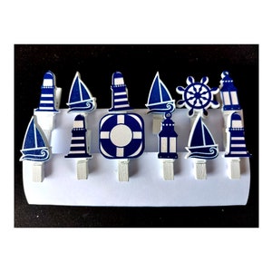 12 mini patères blanches en bois, dessins nautiques, dimension des chevilles 35 mm