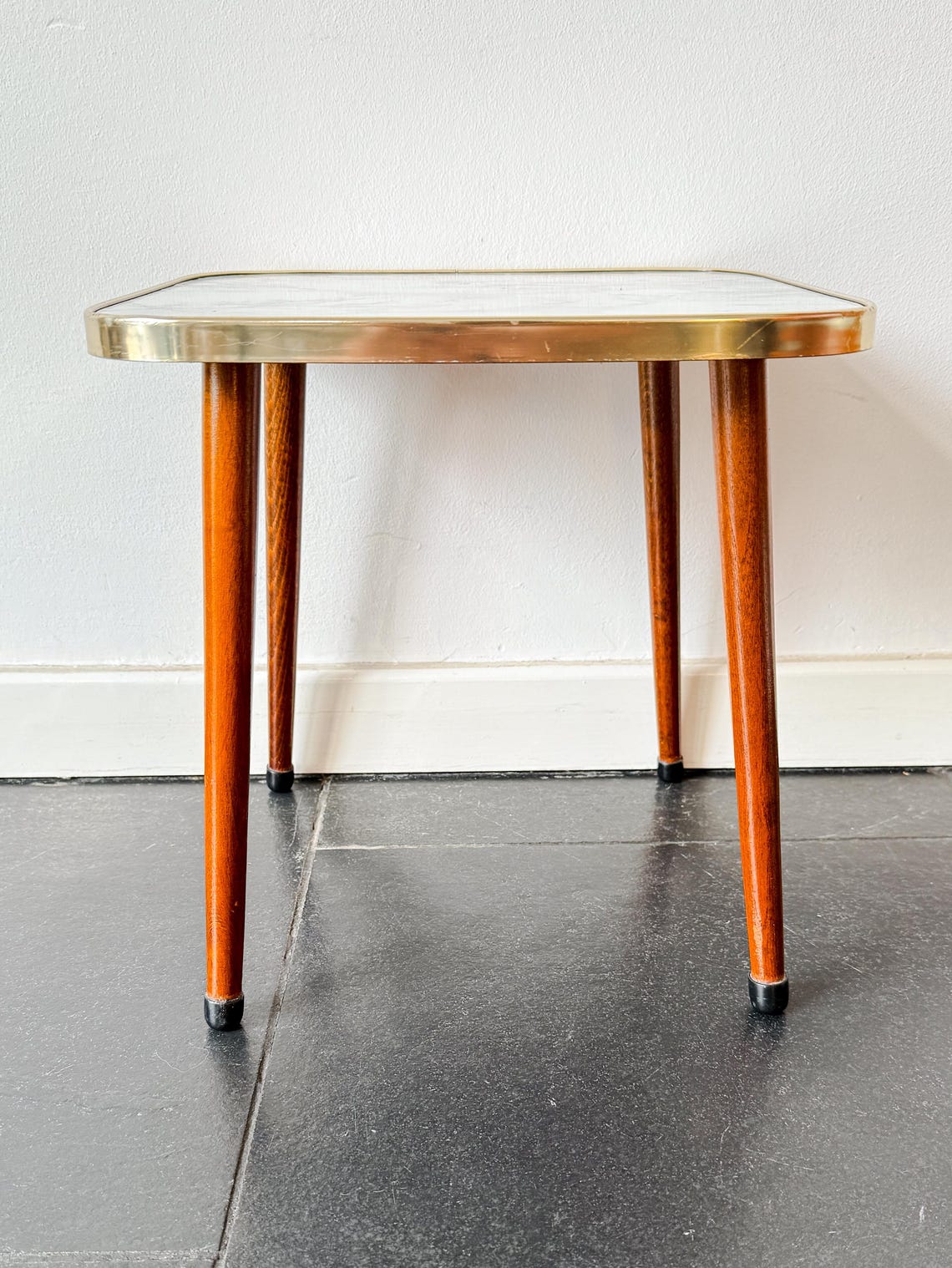 Vintage plant table made of wood / formica - Mid Century - side table - Marble look, foto 3 di 5