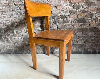 Chaise enfant vintage - bois - design néerlandais - milieu du siècle - école - tabouret