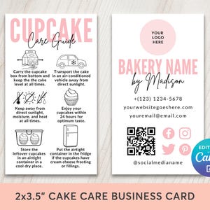 Puede incluir: Tarjeta de visita rosa y blanca con una "Guía de cuidado de cupcakes" en el anverso. El reverso muestra el nombre de una panadería, información de contacto, iconos de redes sociales y un código QR. La tarjeta mide 5,08 cm x 8,89 cm.