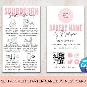 Könnte beinhalten: Eine Visitenkarte mit Anweisungen zur Pflege von Sauerteigstartern. Die Karte zeigt rosa Text und Illustrationen auf weißem Hintergrund. Die Vorderseite enthält Anweisungen, während die Rückseite Kontaktinformationen und Social-Media-Symbole hat.