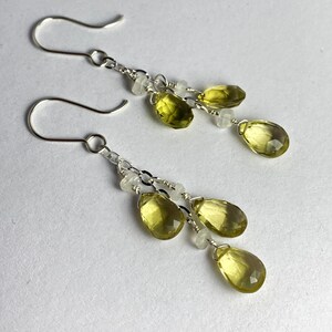 Brincos de corrente de prata esterlina com quartzo limão, detalhes em pedra da lua, feitos sob encomenda