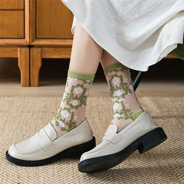 New Spring Flower Sheer Socks Women Nylon Thin Sweet Silk Socks Lace Pink Crew Socks Ladies Floral Dress Socks Mesh Socks