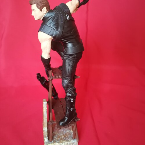 Hawkaye / Clint shops Barton figure