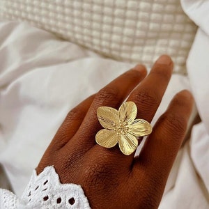 Grosse bague fantaisie fleur hot sale