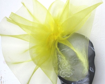 Gelber Crin Fascinator Hochzeitshut auf Stirnband (kann in Clips oder Kamm umgewandelt werden)