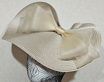 light champagne cream straw fascinator crinoline bow millinery burlesque wedding hat on headband ascot party race cosplay
