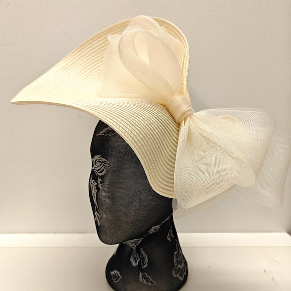 ivory cream off white large straw fascinator with crinoline bow millinery burlesque wedding hat on headband ascot party race cosplay
