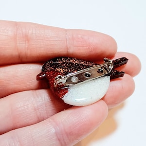 Handgemaakte Robin-broche afbeelding 3