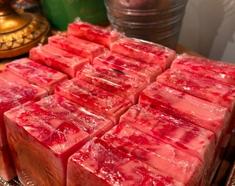 Christmas Peppermint Soap. 7 oz.