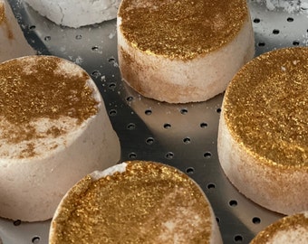 Bath Fizzy Golden Drakkar Puck. 3.5. oz.