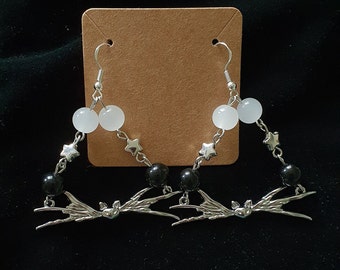 Pendientes inspirados en Jack Skellington / Hechos a mano / Cuentas de vidrio / Gótico / Pesadilla antes de Navidad