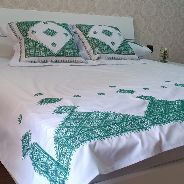 Linge de lit brodé Fès du Maroc, couvre-lit