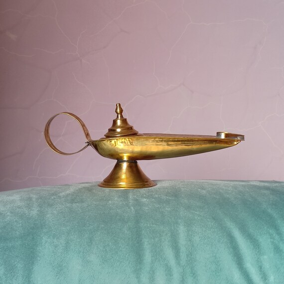 Antique Brass Oil/Genie Lamp, Hobbies & Toys, Collectibles