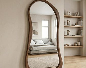 Specchio in legno di noce: decorazione moderna per la casa e le pareti.