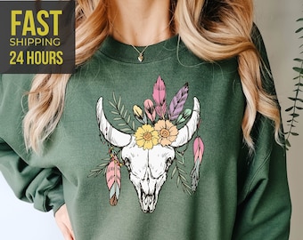 Cow Skull Sweatshirt, Cow Skull Crewneck, Flower Sweatshirt, Bull Skull Sweatshirt, Western Graphic Sweatshirt, Cowgirl Gift, Gift for Women