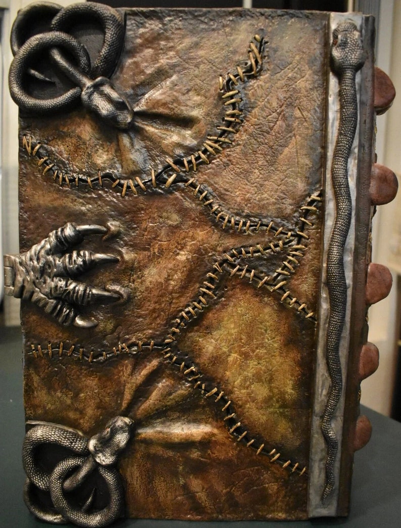 Hocus Pocus Spell Book Prop Replica image 8