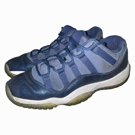 air jordan 11 retro low blue moon