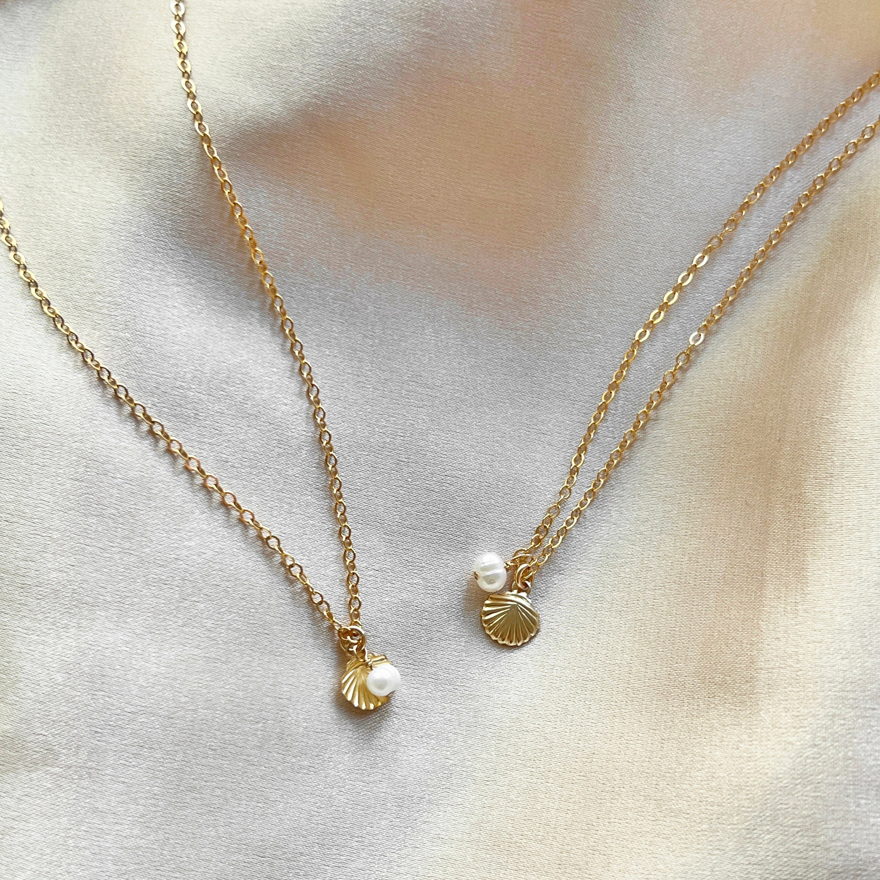 ブレスレット LESS IS MORE 14K gold field pearl necklace Vintage 14K Gold & Iridescent White Baroque Cultured
