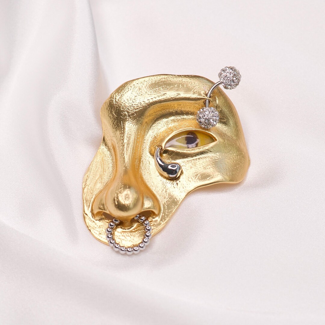 Broche Masque De Dame Blanc à Paillettes Et émail - Dorée, Occasion En Bon état