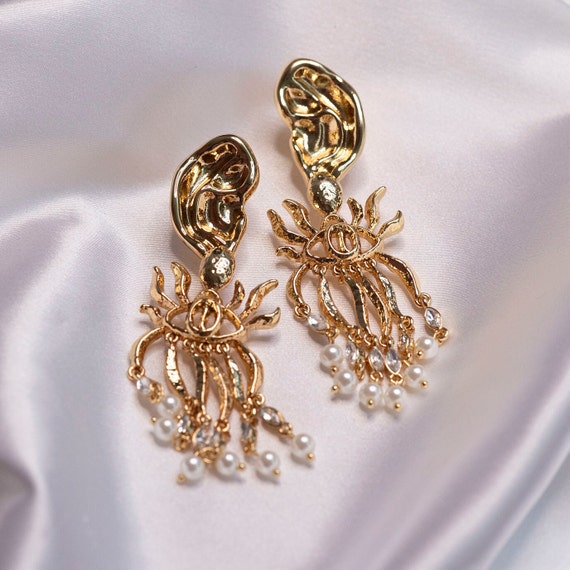 Vintage gold tone anatomy face earrings; Large ea… - image 2