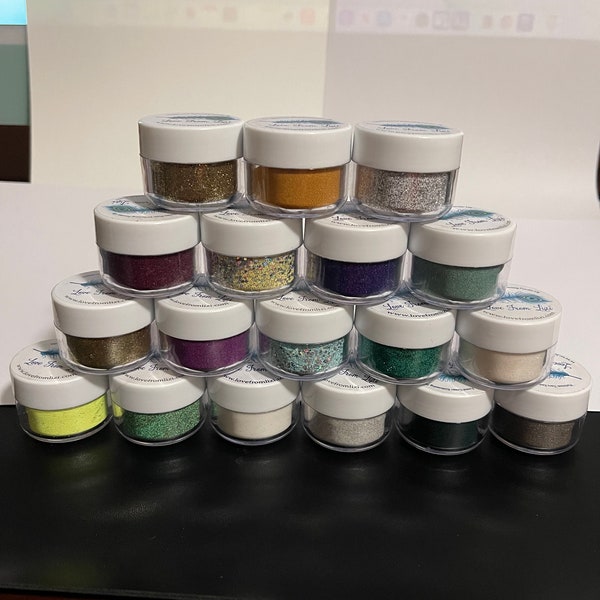 Destash Huge Bundle of Love From Lizi Embossing Powders!