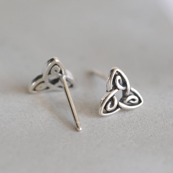 Triquetra - Solid 925 Sterling Silver Stud Earrings, Oxidized, Celtic Triangle, Endless Knot, Love, Trinity Knot, Gift, Vintage, Minimalist