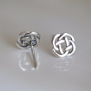 Celtic Circle Knot Silver Earrings - Solid 925 Sterling Silver with Push Back, Vintage Style, Oxidized, Girls Childrens Womens, Eternity