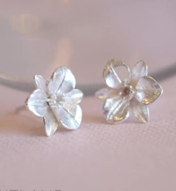 Pair 925 Sterling Silver 3 Diamond Petal Minimal Earring Studs Pair 925 Sterling Silver 3 Diamond Petal Minimal Earring Studs