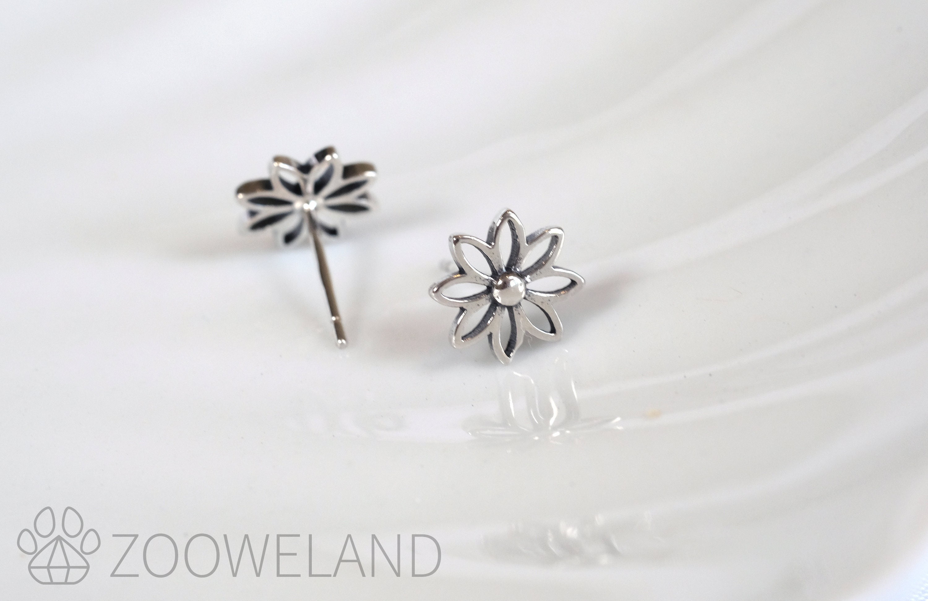 【STONEHENgE】Silver Daisy Flower One Touch Earrings K1838 il_340x270.2298930026_qwgs.jpg