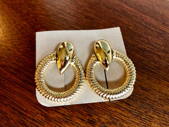 Vintage Round Gold Clip-On Earrings 1980’s - image 3