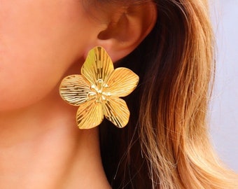 18k Floral Earrings, Flower jewelry, gifts for her, good luck, gold earrings, gold statement earrings, gold jewellery, statement jewellery