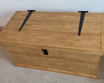 Coffee table Blanket box chest Storage box Rustic Solid Wood Ottoman storage box handmade oak pine walnut