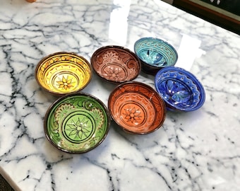 Set van 6 keramische kommen handgemaakt, artistiek, geometrische patronen, levendige kleuren, woondecoratie, keukenaccessoires, uniek servies
