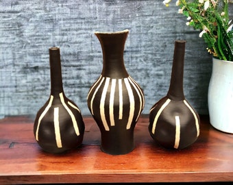 Monochromatic Elegance: Handcrafted Black and White Artistic Pottery Vase Unique home accent Handcrafted elegance