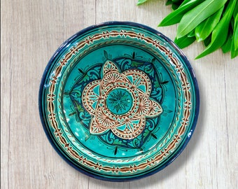 Marokkaanse handgesneden aardewerk plaat: ambachtelijke 35cm serveerschaal, Boho decor, turquoise plaat Home decor traditionele plaat servies schotel