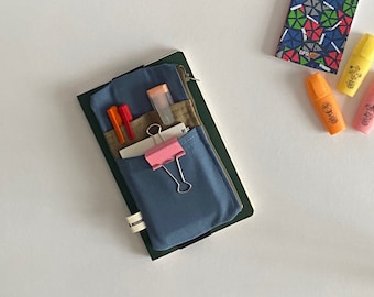 Verstellbarer elastischer Planer-Stifthalter mit Taschen, Federmäppchen für Notizbuch A6, A5, A4, B6, B5, Journalstift und Handytasche