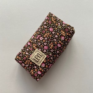 Trousse en coton, Pochette zippée en tissu lavable, Étui à stylos plat en tissu, Porte-stylo floral fait main, Pochette matelassée, Fournitures scolaires