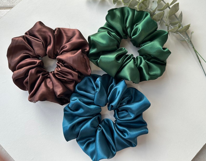 Jumbo Charmeuse Satin Scrunchie, Oversize XXL Large Scrunchies, Ponytail Elastic Hair Tie, Handmade Hair Accessories, Bridesmaid Gift Bild 2