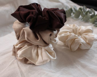 Kleines Satin Scrunchie, Haarschmuck, Haargummi & Elastisch