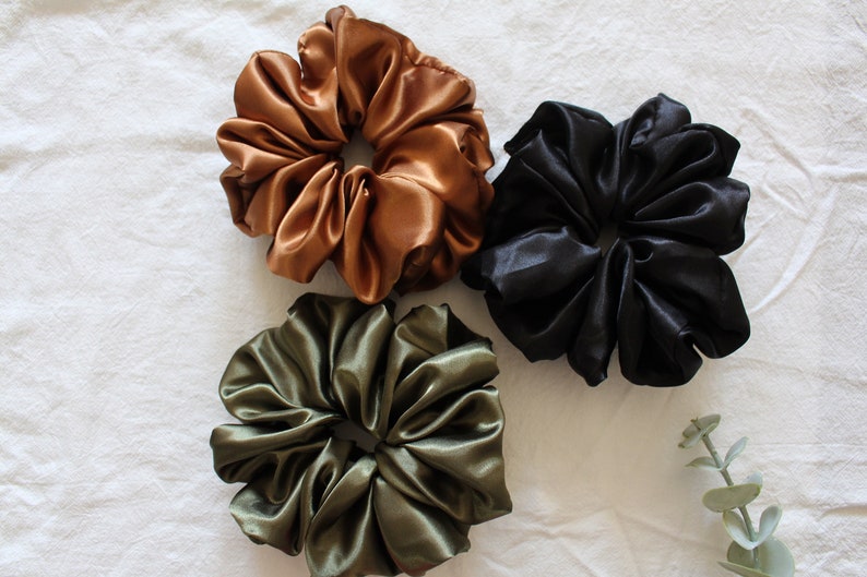Jumbo Charmeuse Satin Scrunchie, Oversize XXL Large Scrunchies, Ponytail Elastic Hair Tie, Handmade Hair Accessories, Bridesmaid Gift Bild 1
