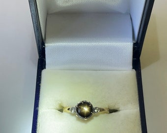 Vintage Star Sapphire Ladies Ring in 8ct Gold