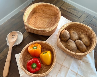 Bauernhaus Erntekorb Set Rustikale gewebte Brot Aufbewahrungskörbe zum Servieren Kartoffel Zwiebel Gemüse Korb Holz Obstschalen Einweihungsparty Geschenk