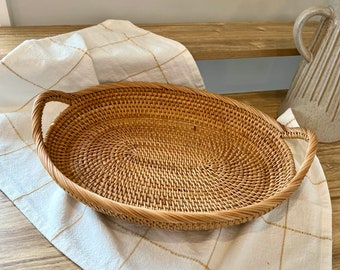 African Decorative Large Basket with Handles Grapevine Christmas Gathering Gift Basket Wicker Woven Storage Oval Rustic Baskets with Handle