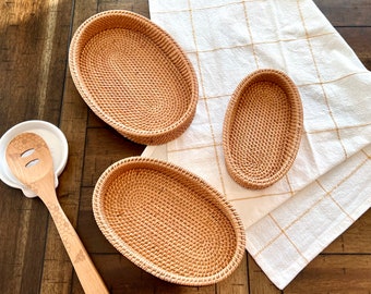 Rattan Baskets Set Gifts for Her Oval Hand Woven Valet Tray Decorative Serving Trays for Kitchen Coffee Table Custom Catch All Rolling Tray