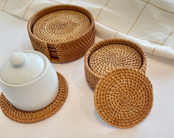 Getränke Untersetzer Set von 6 mit Halter 4 Zoll 5 Zoll Boho Untersetzer für Kaffeetafel Teebecher Tischset Moderne Bauernhaus Hand gewebter Rattan Untersetzer