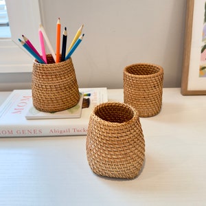 Handwoven Rustic Pencil Stand Holders for Home Office Decor Desk Accessories Teacher Kids Colored Pen Pencils Paintbrush and Holder Handmade