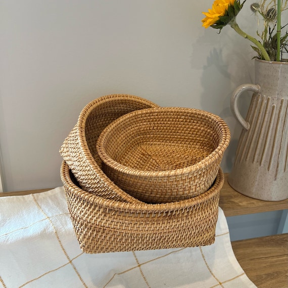 Natural Rattan Basket Round Fruit Bowls Handwoven Storage Serving Baskets Wicker Organizer for Dinning Room Set of 3 Housewarming Mom Gifts