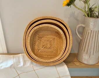 Cesta de regalo para niña de las flores, cesta de frutas tejida de ratán, hecha a mano, redonda, para servir pan, patatas, bandeja de madera